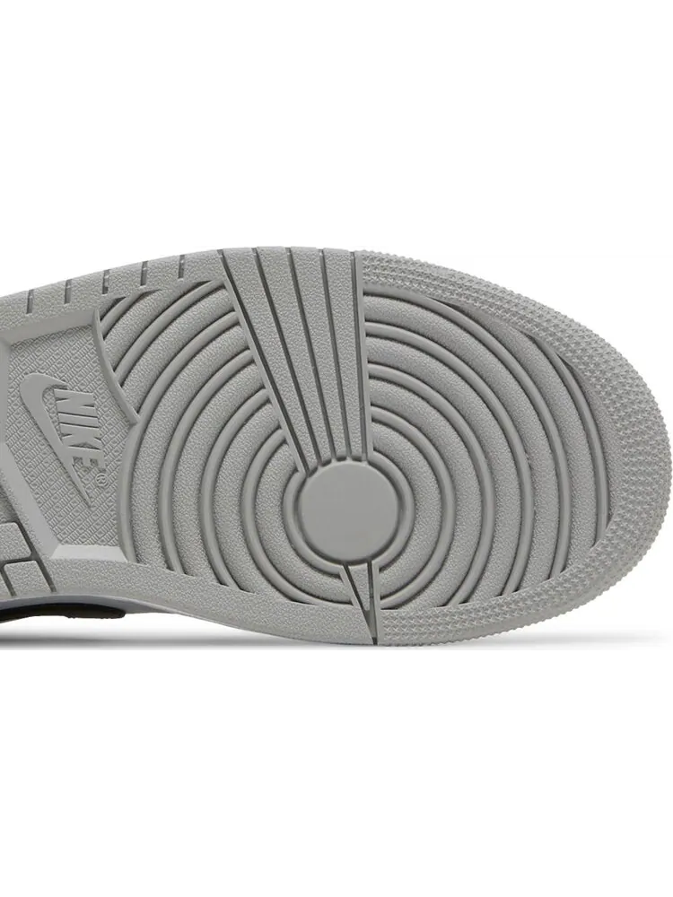 Кроссовки Air Jordan 1 Low Shadow Toe — изображение 5 из 8, серый