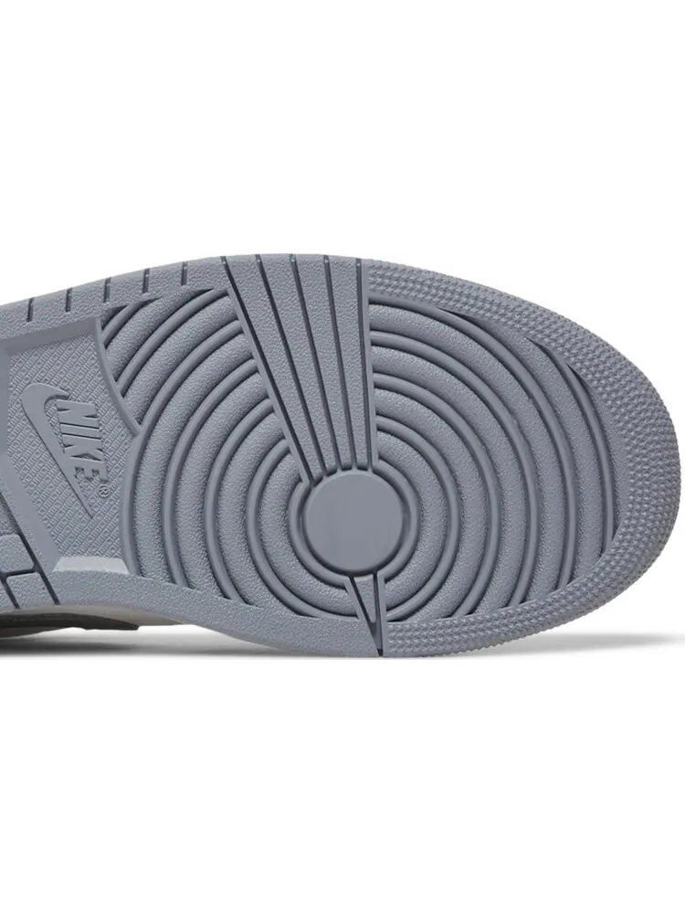 Кроссовки Air Jordan 1 Low Vintage Grey — изображение 5 из 8, серый