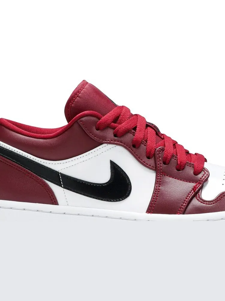 Кроссовки Air Jordan 1 Low Noble Red — изображение 2 из 8, красный