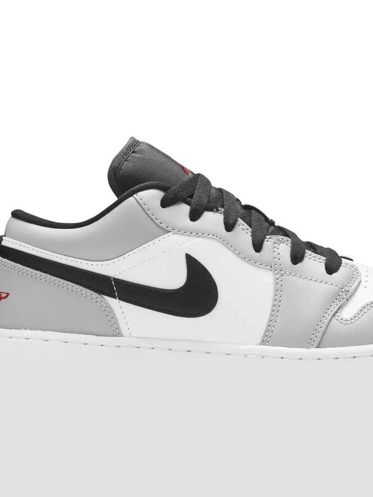 Кроссовки Air Jordan 1 Low GS Light — изображение 2 из 8, белый серый