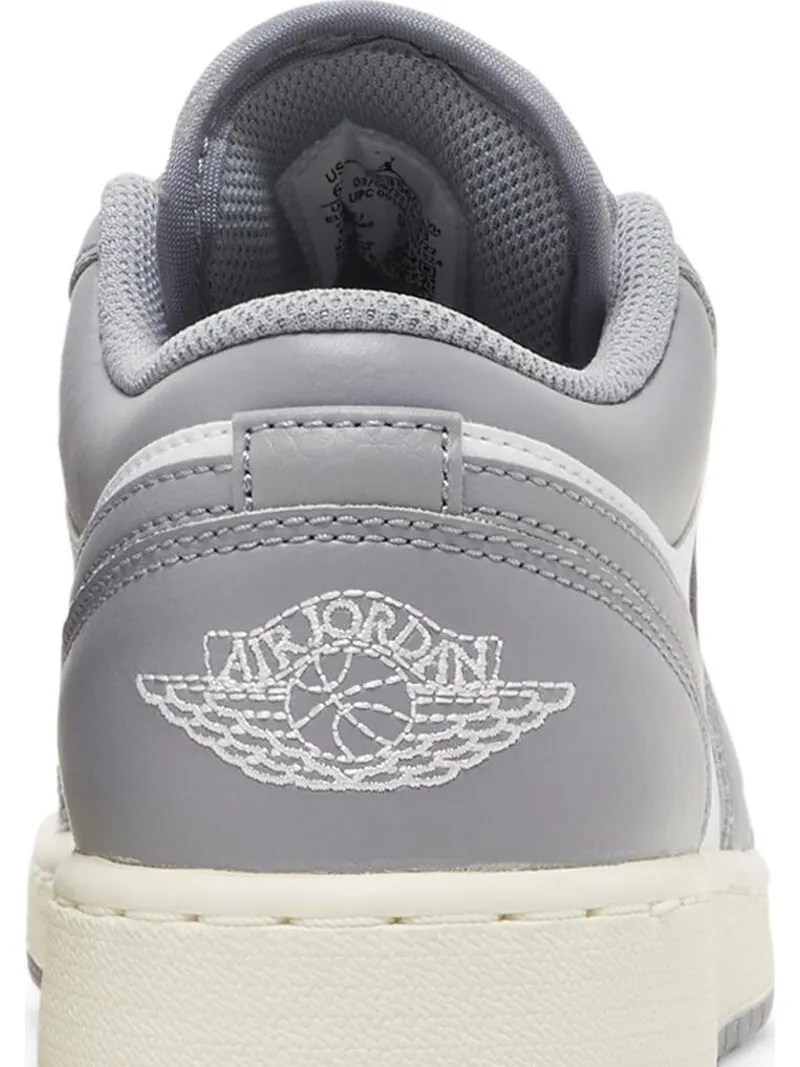 Кроссовки Air Jordan 1 Low GS Vintage Grey — изображение 7 из 8, серый