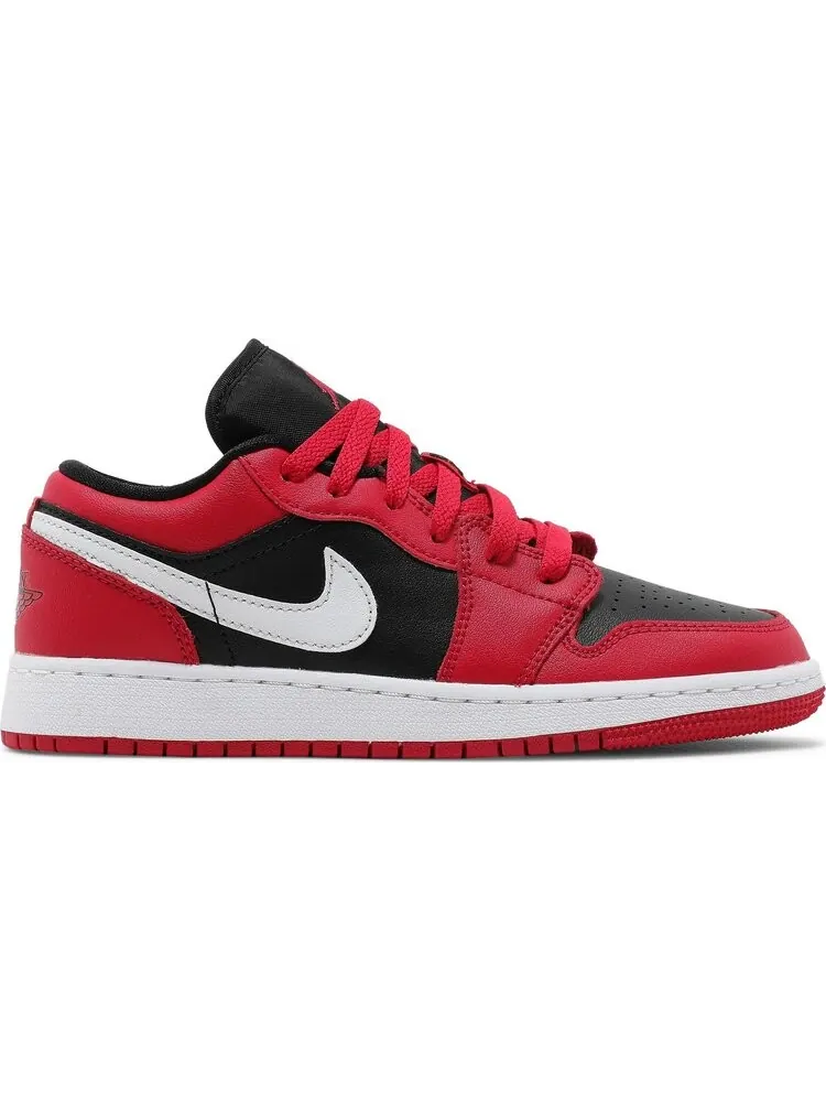 Кроссовки Air Jordan 1 Low GS Black Very Berry — изображение 1 из 8, красный