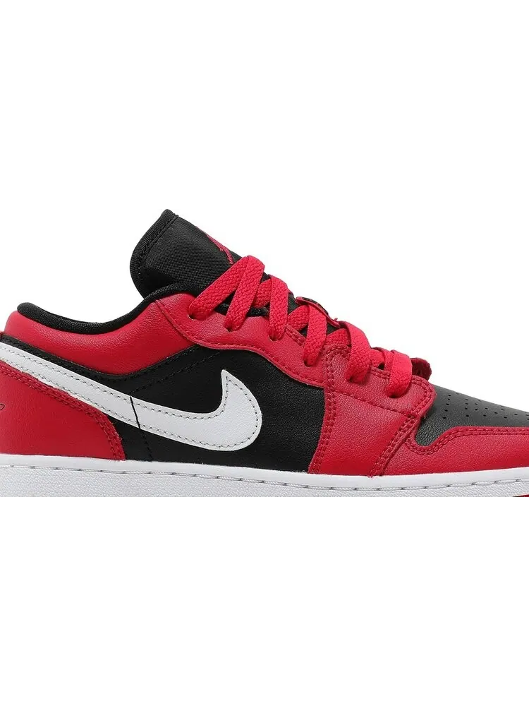 Кроссовки Air Jordan 1 Low GS Black Very Berry — изображение 2 из 8, красный