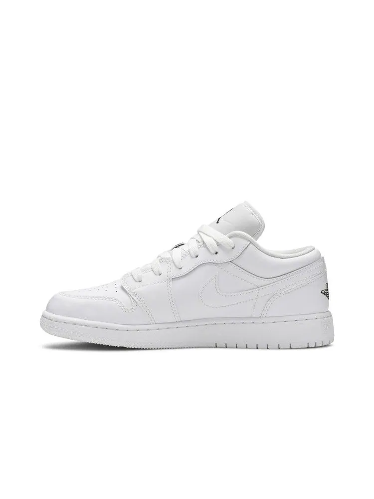 Кроссовки Air Jordan Air Jordan 1 Low GS 'White Black' — изображение 4 из 9, белый/черный/белый