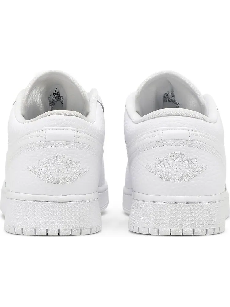 Кроссовки Air Jordan 1 Low GS Triple White — изображение 6 из 8, белый