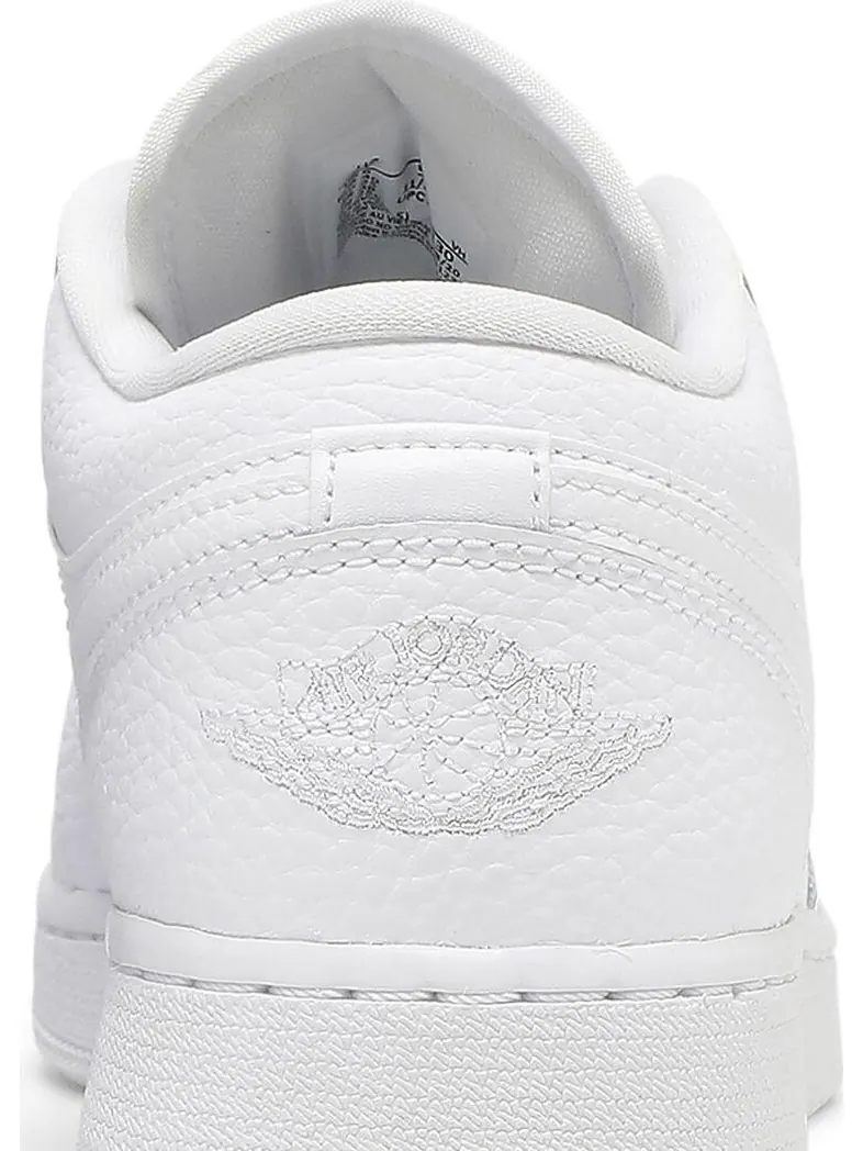 Кроссовки Air Jordan 1 Low GS Triple White — изображение 7 из 8, белый