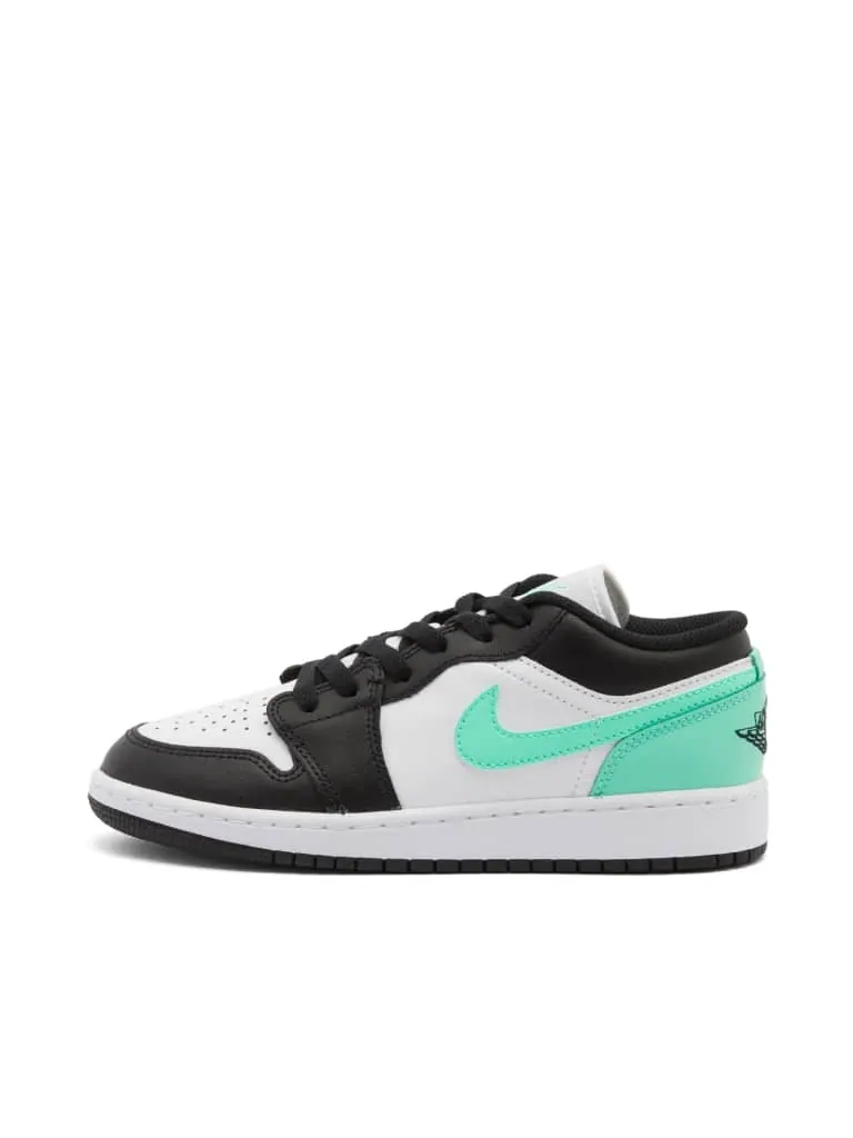 Кроссовки Air Jordan 1 Low GS 'Green Glow' — изображение 2 из 6, белый