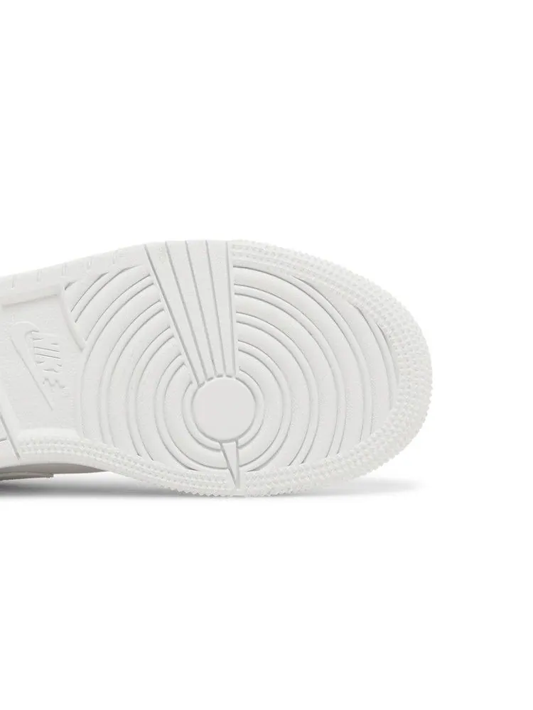 Кроссовки Air Jordan Air Jordan 1 Low GS 'Triple White' 2023 — изображение 6 из 9, белый/белый/белый