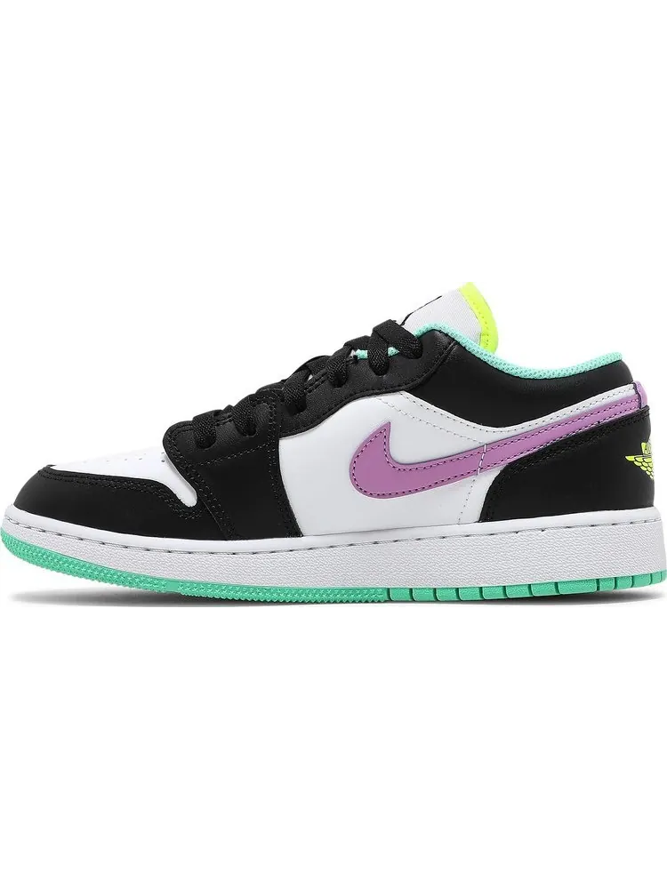 Кроссовки Air Jordan 1 Low GS White Violet Shock — изображение 3 из 8, белый