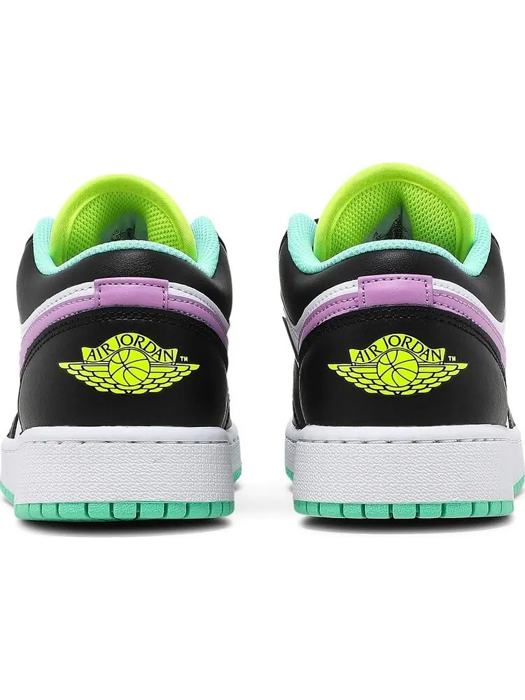 Кроссовки Air Jordan 1 Low GS White Violet Shock — изображение 6 из 8, белый