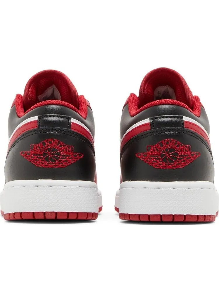 Кроссовки Air Jordan 1 Low GS Reverse Black Toe — изображение 6 из 8, красный
