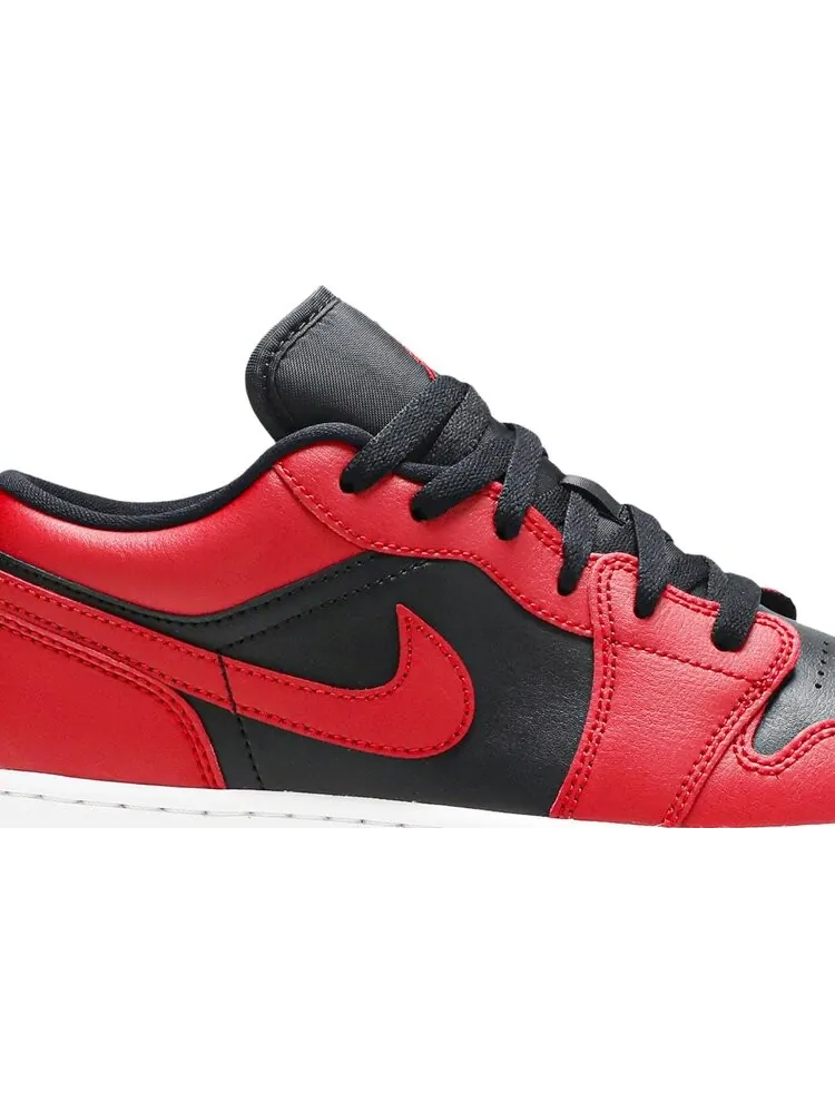 Кроссовки Air Jordan 1 Low GS Reverse Bred — изображение 2 из 8, красный