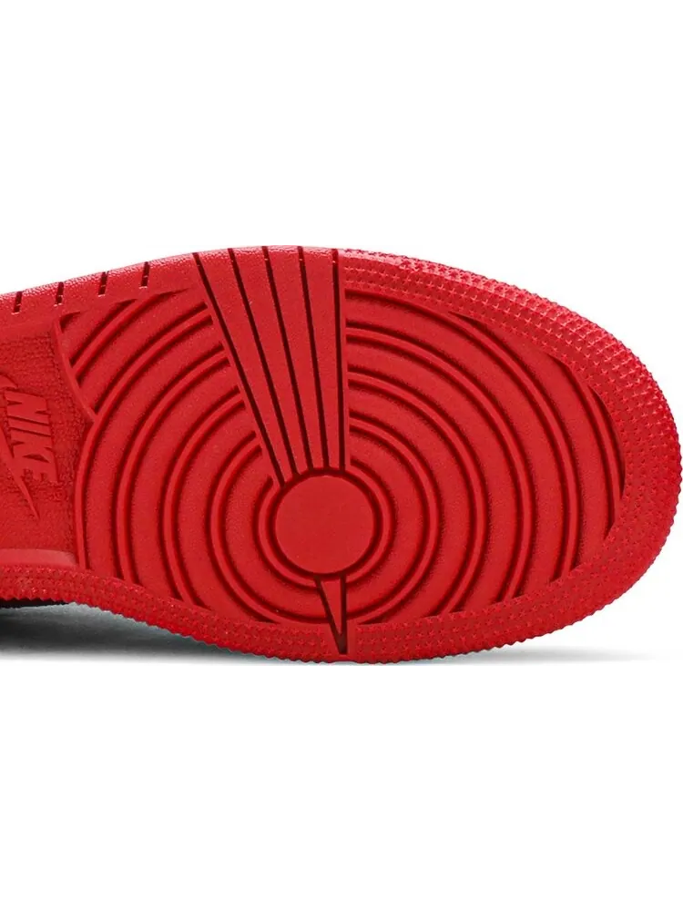 Кроссовки Air Jordan 1 Low GS Reverse Bred — изображение 5 из 8, красный