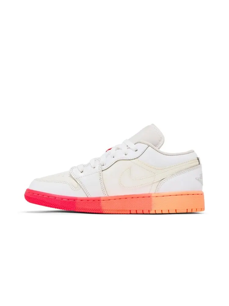 Кроссовки Air Jordan 1 Low GS — изображение 3 из 4, белый