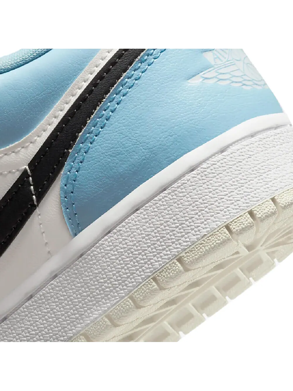Кроссовки Nike Air Jordan 1 Low OG — изображение 7 из 8, черный/голубой/бежевый