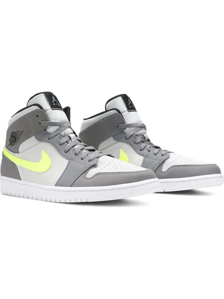 Кроссовки Air Jordan 1 Mid Gunsmoke Volt — изображение 8 из 8, серый