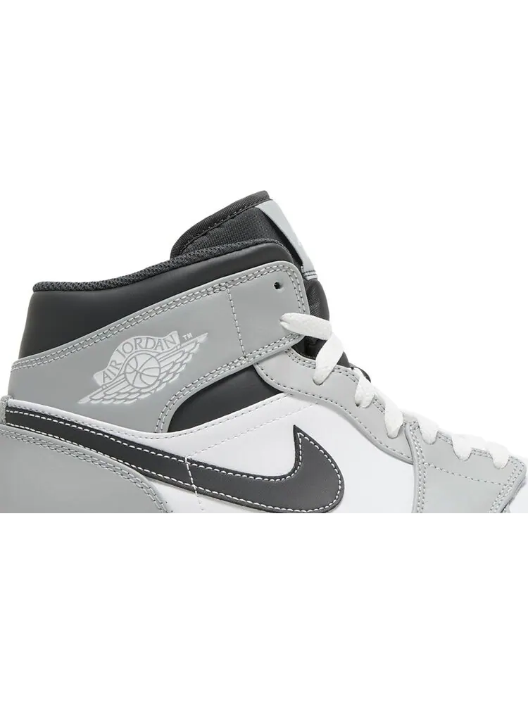 Кроссовки Air Jordan 1 Mid Light Smoke Grey — изображение 2 из 8, серый