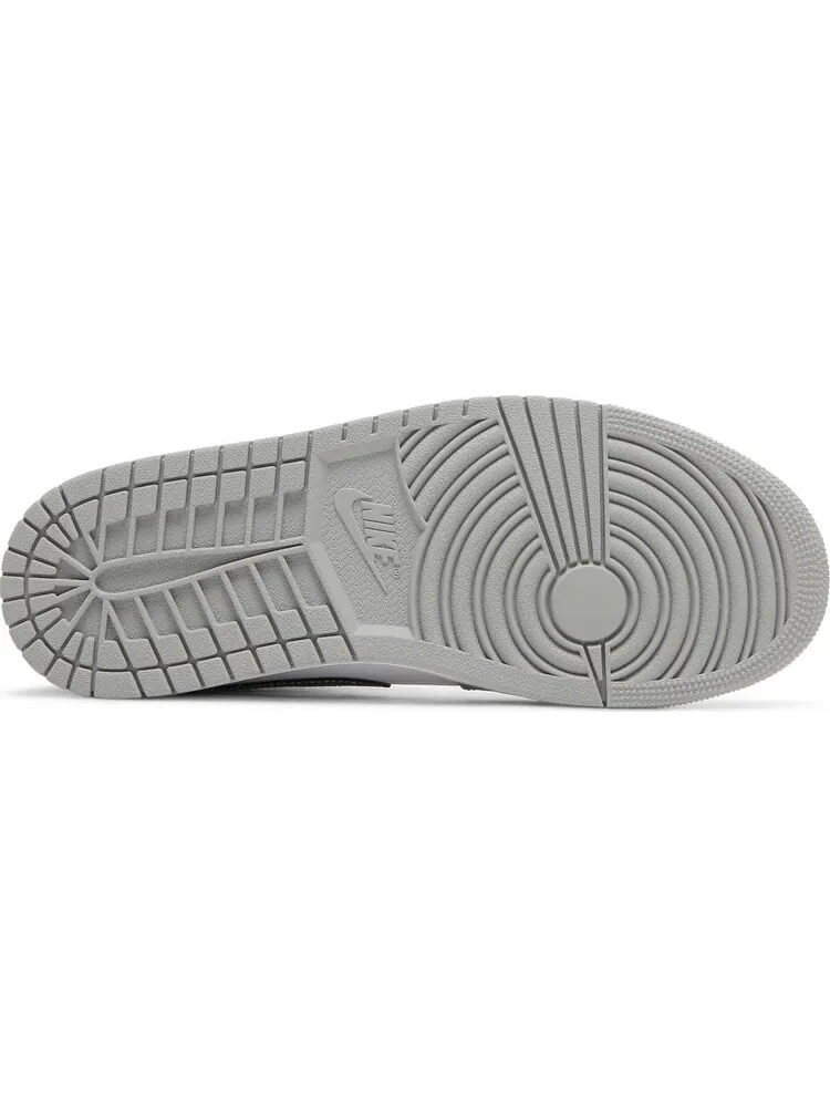 Кроссовки Air Jordan 1 Mid Light Smoke Grey — изображение 4 из 8, серый