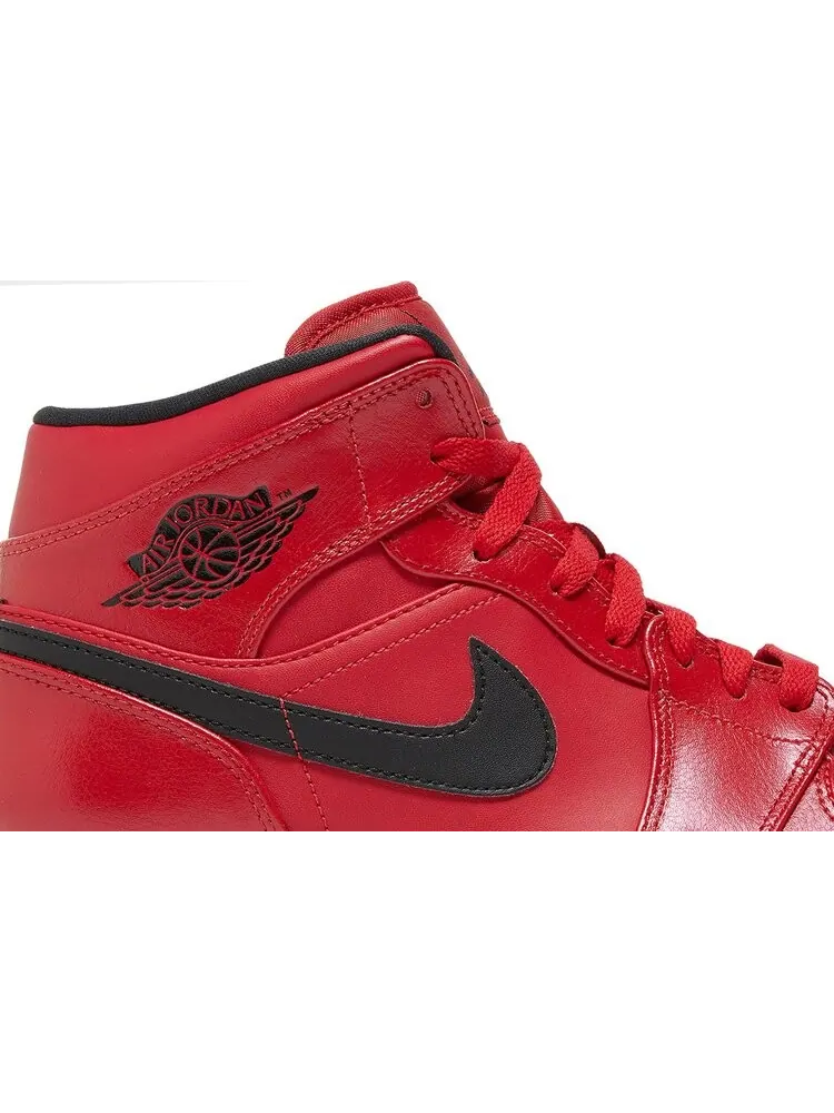 Кроссовки Air Jordan 1 Retro Mid Gym Red — изображение 2 из 8, красный