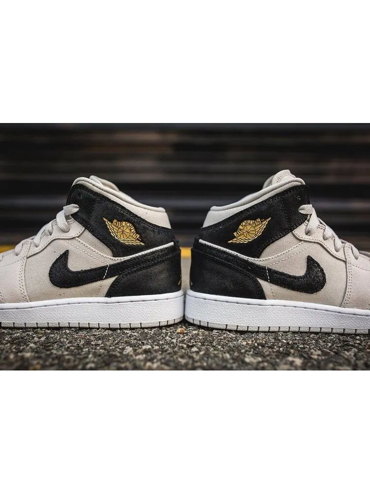 Кроссовки Air Jordan 1 Retro Mid GS Light Bone — изображение 4 из 6, серый
