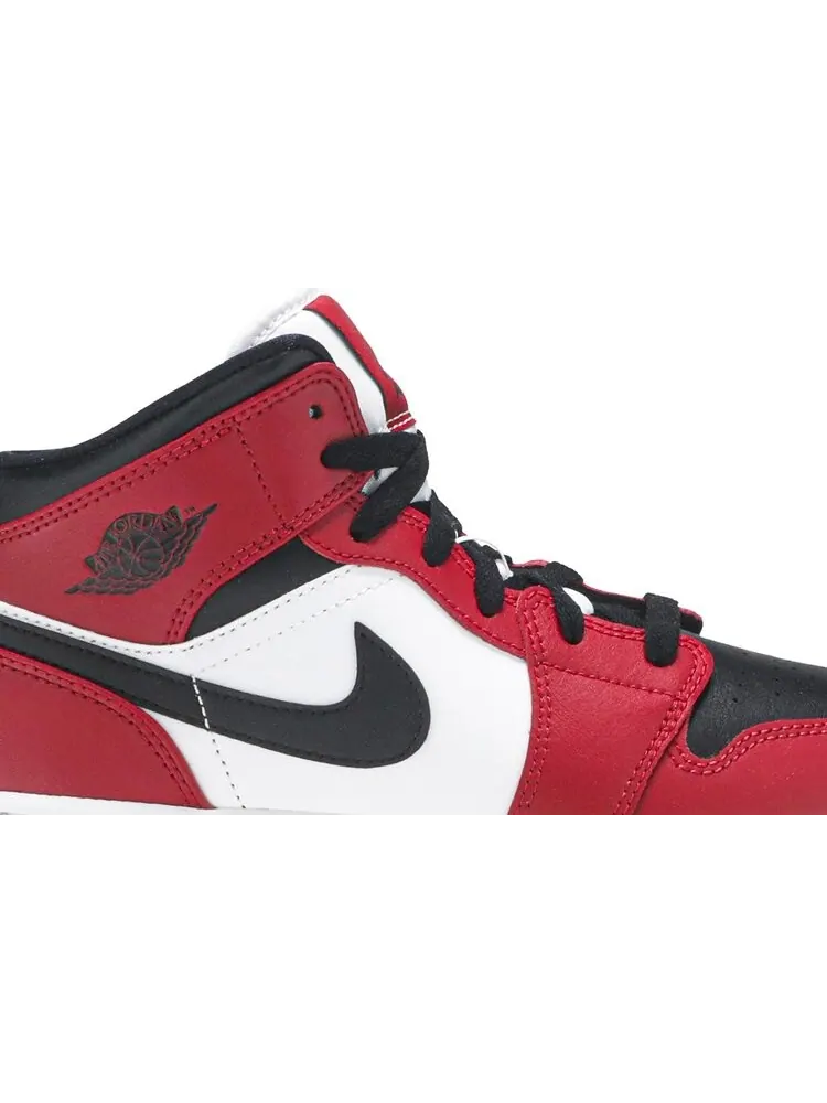 Кроссовки Air Jordan 1 Mid GS Chicago Black Toe — изображение 2 из 8, красный