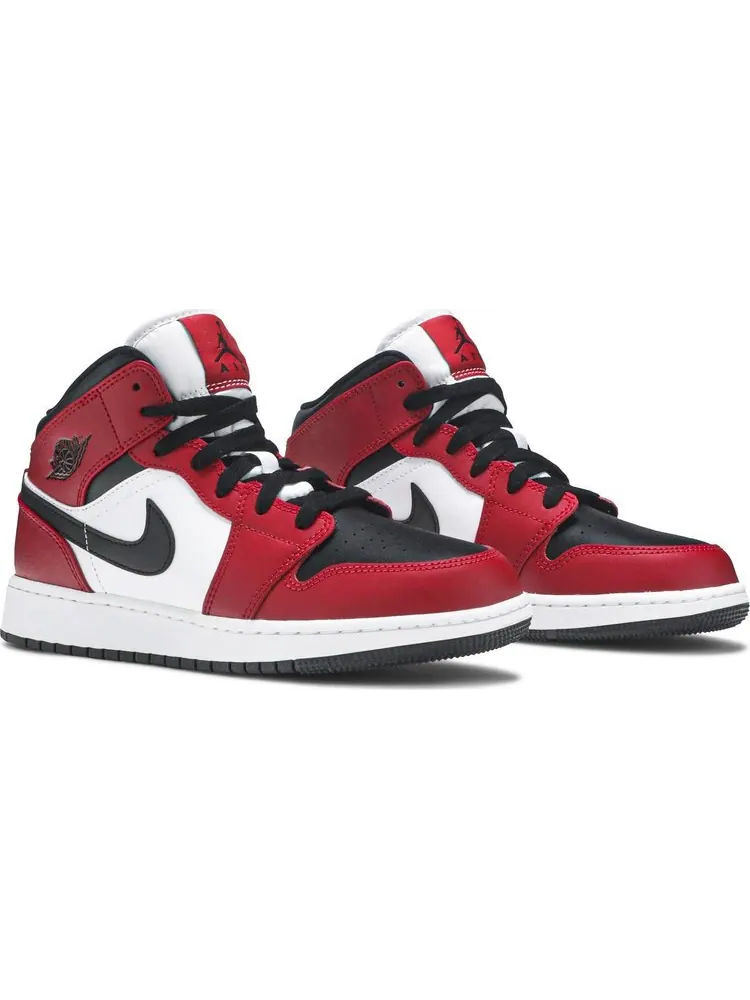 Кроссовки Air Jordan 1 Mid GS Chicago Black Toe — изображение 8 из 8, красный