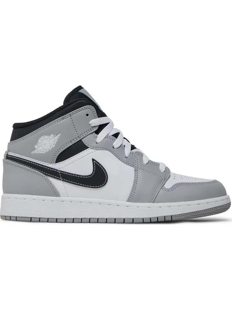 Кроссовки Air Jordan 1 Mid GS Light Smoke — изображение 1 из 8, черный серый