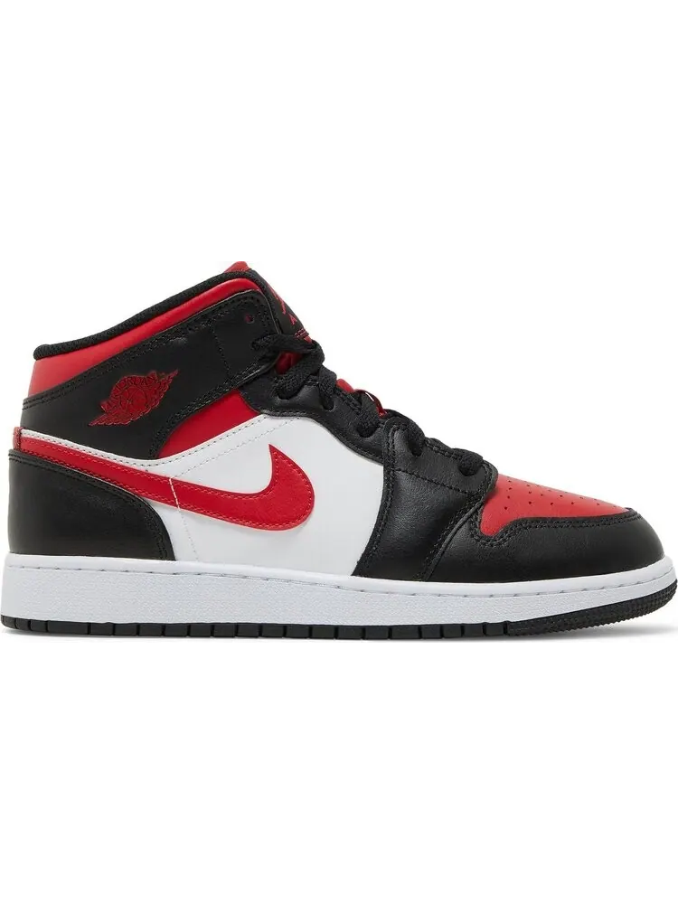 Кроссовки Air Jordan 1 Mid GS Black Fire Red — изображение 1 из 8, черный