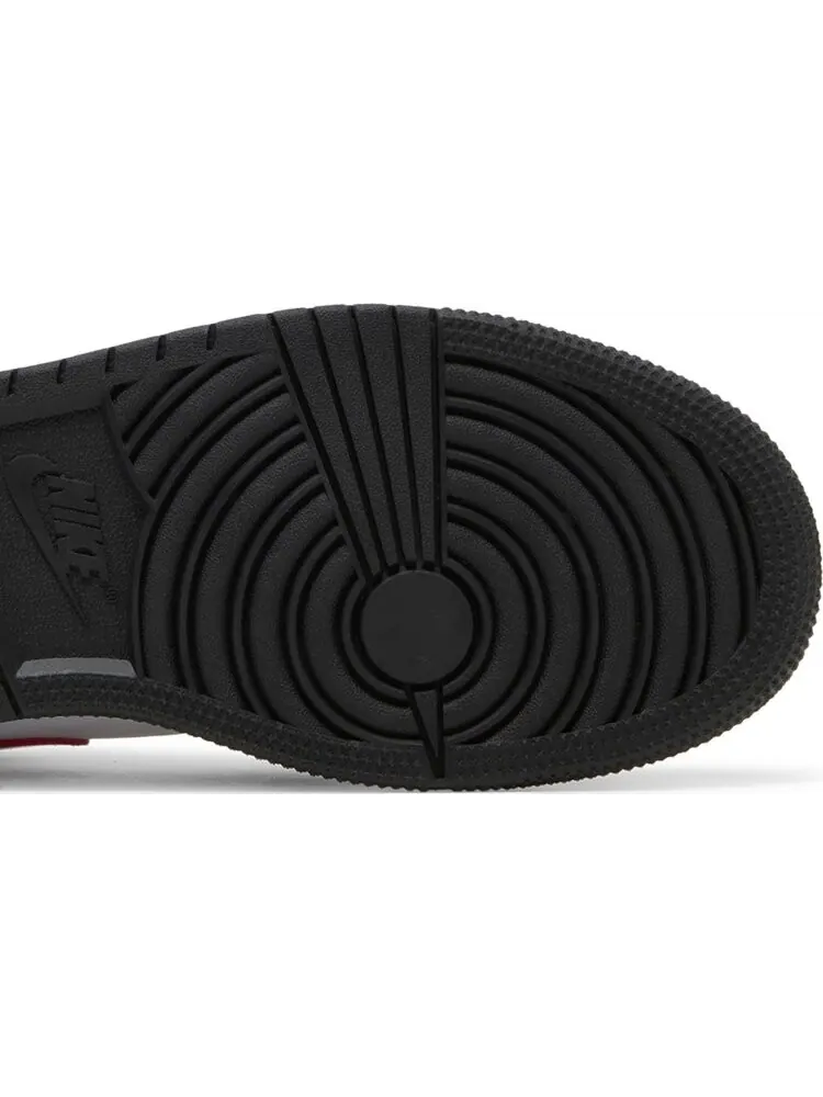Кроссовки Air Jordan 1 Mid GS Black Fire Red — изображение 5 из 8, черный
