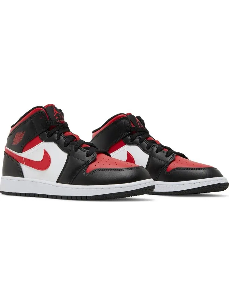 Кроссовки Air Jordan 1 Mid GS Black Fire Red — изображение 8 из 8, черный