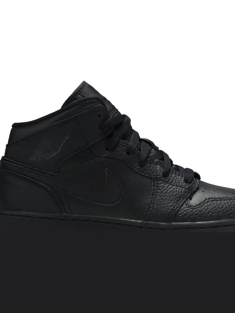 Кроссовки Air Jordan 1 Mid GS Triple Black 2020 — изображение 2 из 8, черный