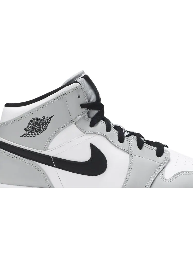Кроссовки Air Jordan 1 Mid GS Light Smoke — изображение 2 из 8, серый