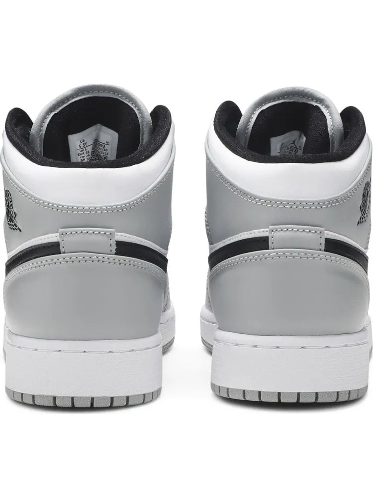 Кроссовки Air Jordan 1 Mid GS Light Smoke — изображение 6 из 8, серый