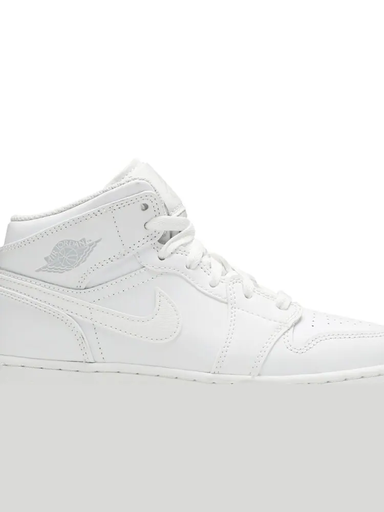 Кроссовки Air Jordan 1 Retro Mid GS 'Triple White' — изображение 2 из 4, белый