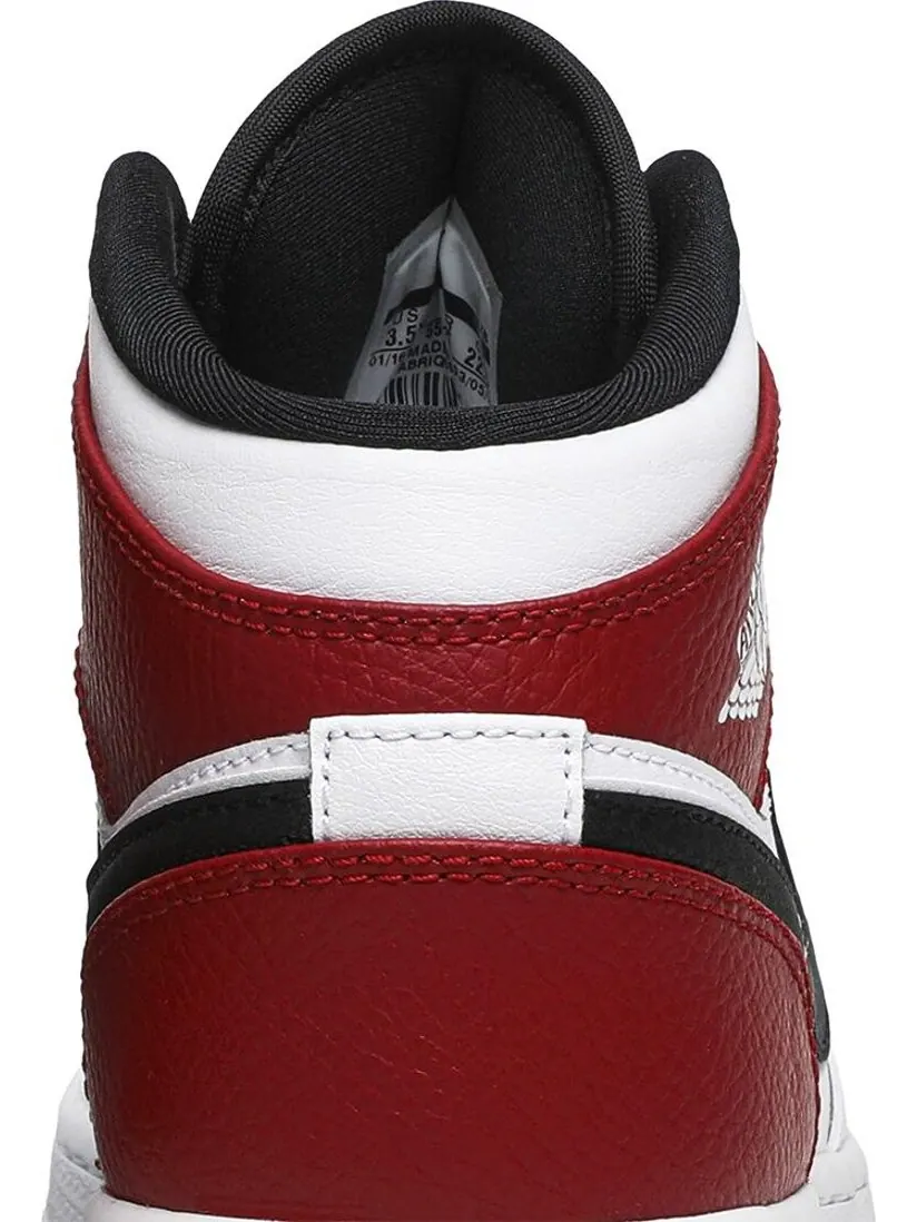 Кроссовки Air Jordan 1 Mid GS Chicago — изображение 7 из 8, белый
