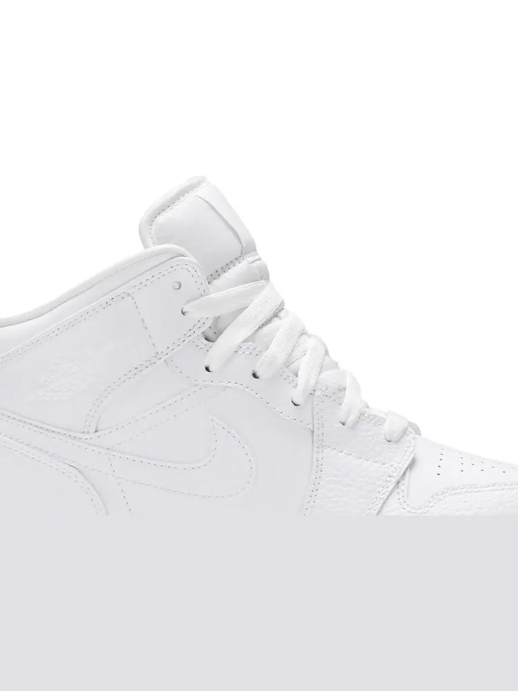 Кроссовки Air Jordan 1 Mid GS Triple — изображение 2 из 8, белый
