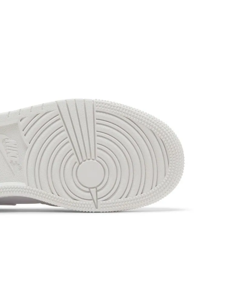Кроссовки Air Jordan Air Jordan 1 Mid GS 'Triple White' 2023 — изображение 6 из 9, белый/белый/белый
