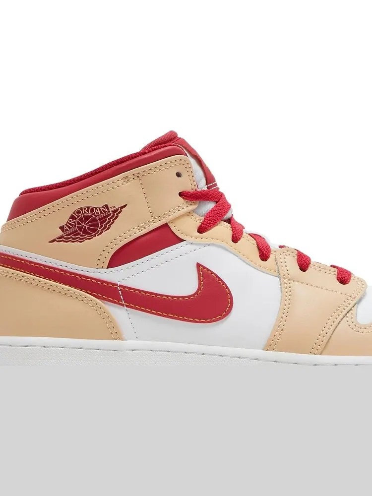Кроссовки Air Jordan 1 Mid GS Light Curry Cardinal Red — изображение 2 из 8, бежевый