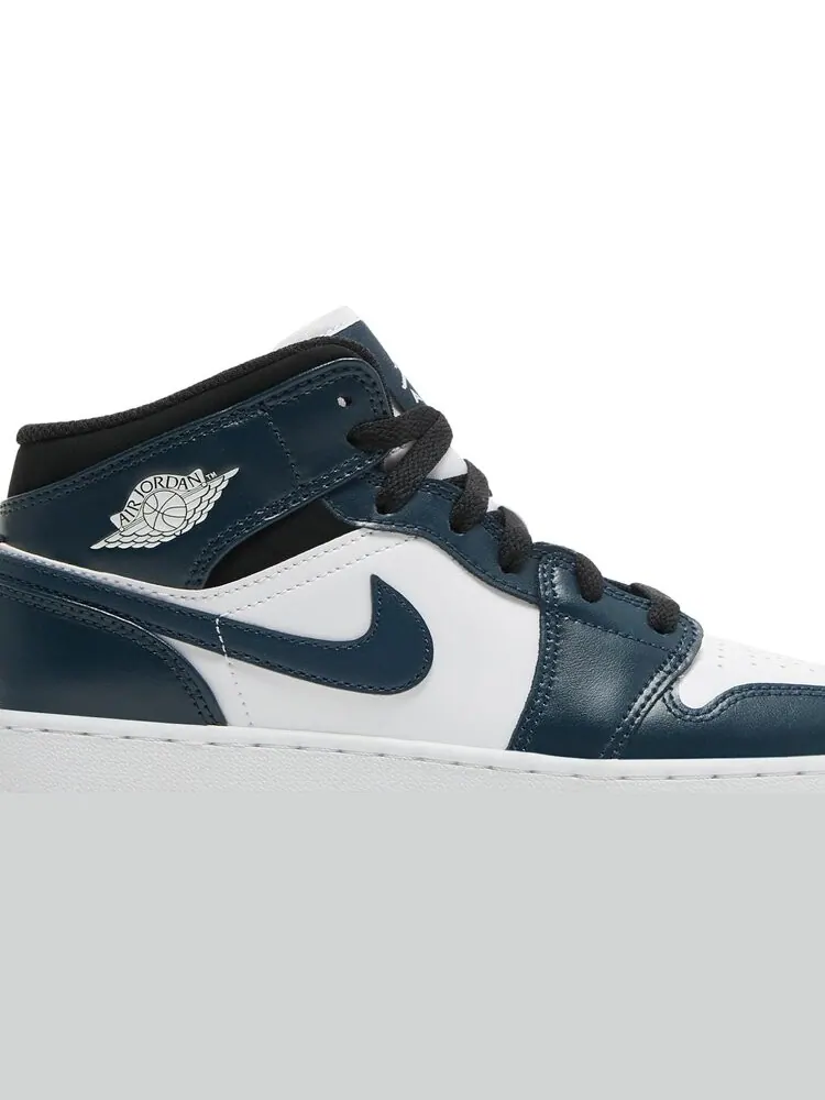 Кроссовки Air Jordan 1 Mid GS Armory Navy — изображение 2 из 8, синий