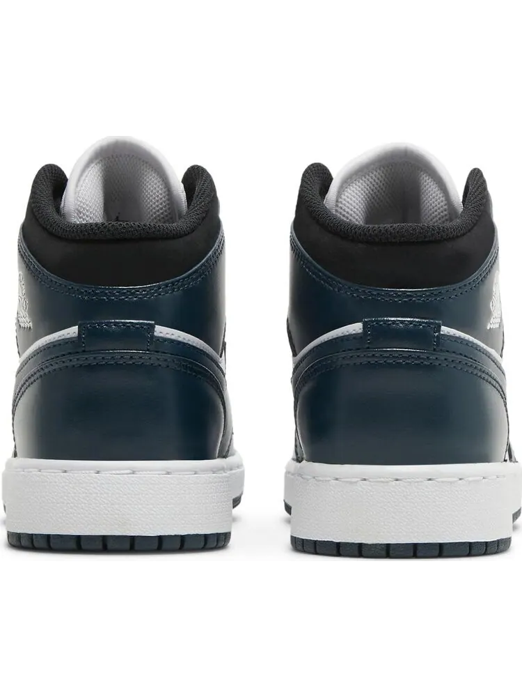 Кроссовки Air Jordan 1 Mid GS Armory Navy — изображение 6 из 8, синий
