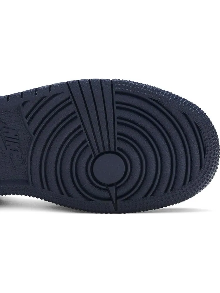 Кроссовки Air Jordan 1 Mid GS Sanded Purple — изображение 5 из 8, фиолетовый