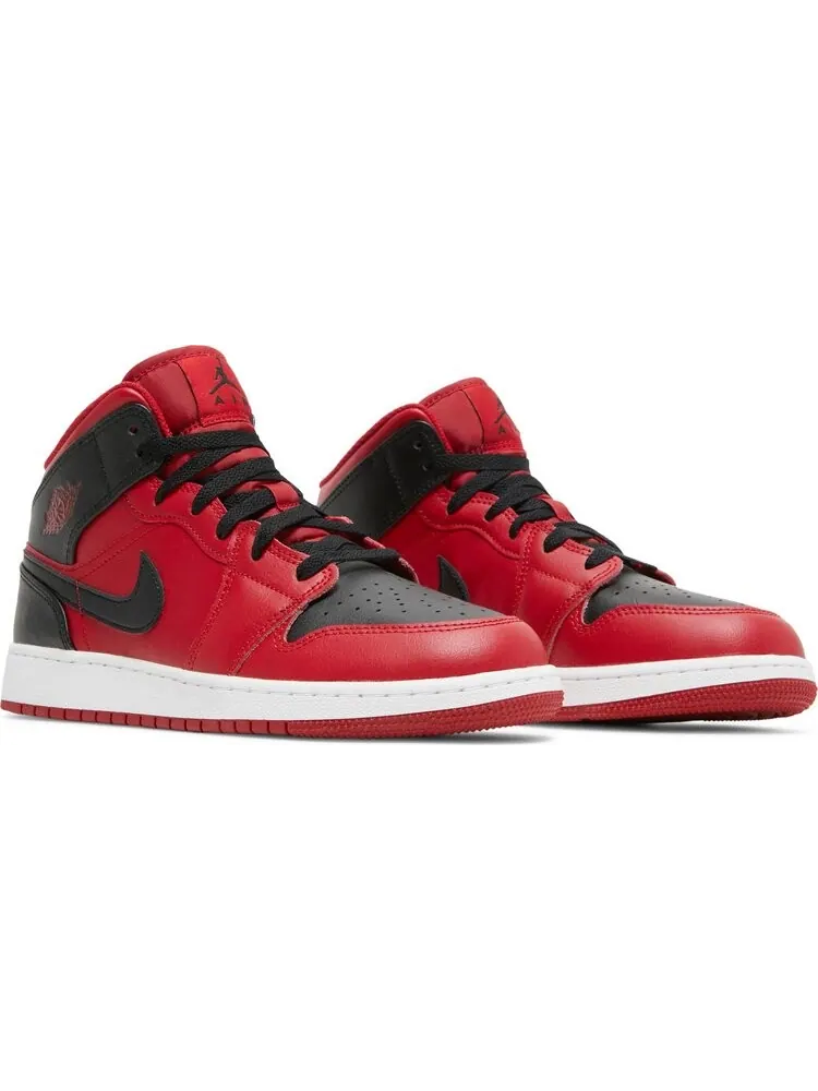 Кроссовки Air Jordan 1 Mid GS Reverse Bred — изображение 8 из 8, красный