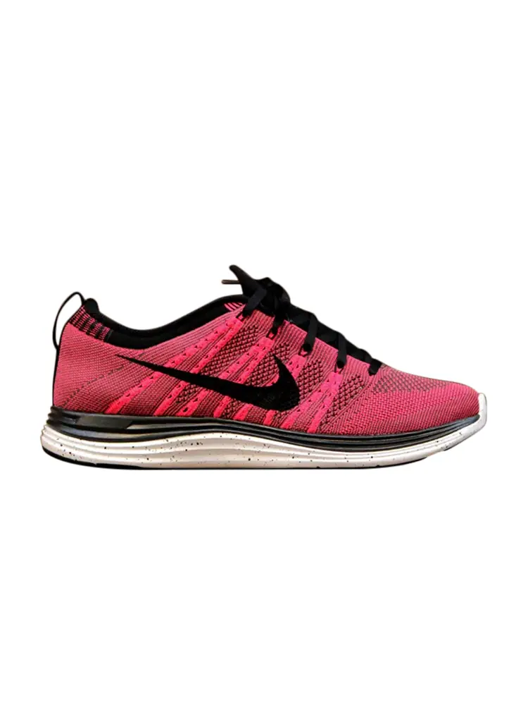 Кроссовки Nike Flyknit One+ — изображение 1 из 1, розовый