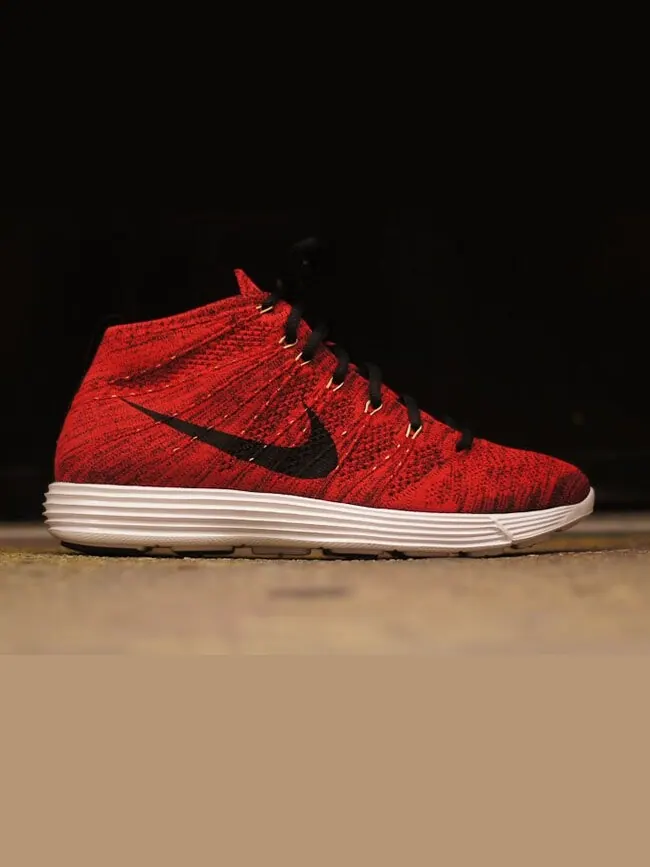 Кроссовки Nike Lunar Flyknit Chukka 'University Red' — изображение 2 из 4, красный