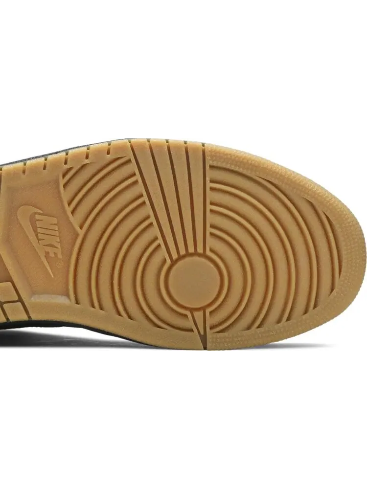 Кроссовки Air Jordan 1 Retro Gum Bottom — изображение 5 из 8, черный
