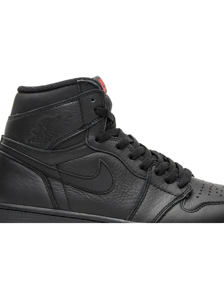 Кроссовки Air Jordan 1 Retro High OG Triple Black — изображение 2 из 8, черный