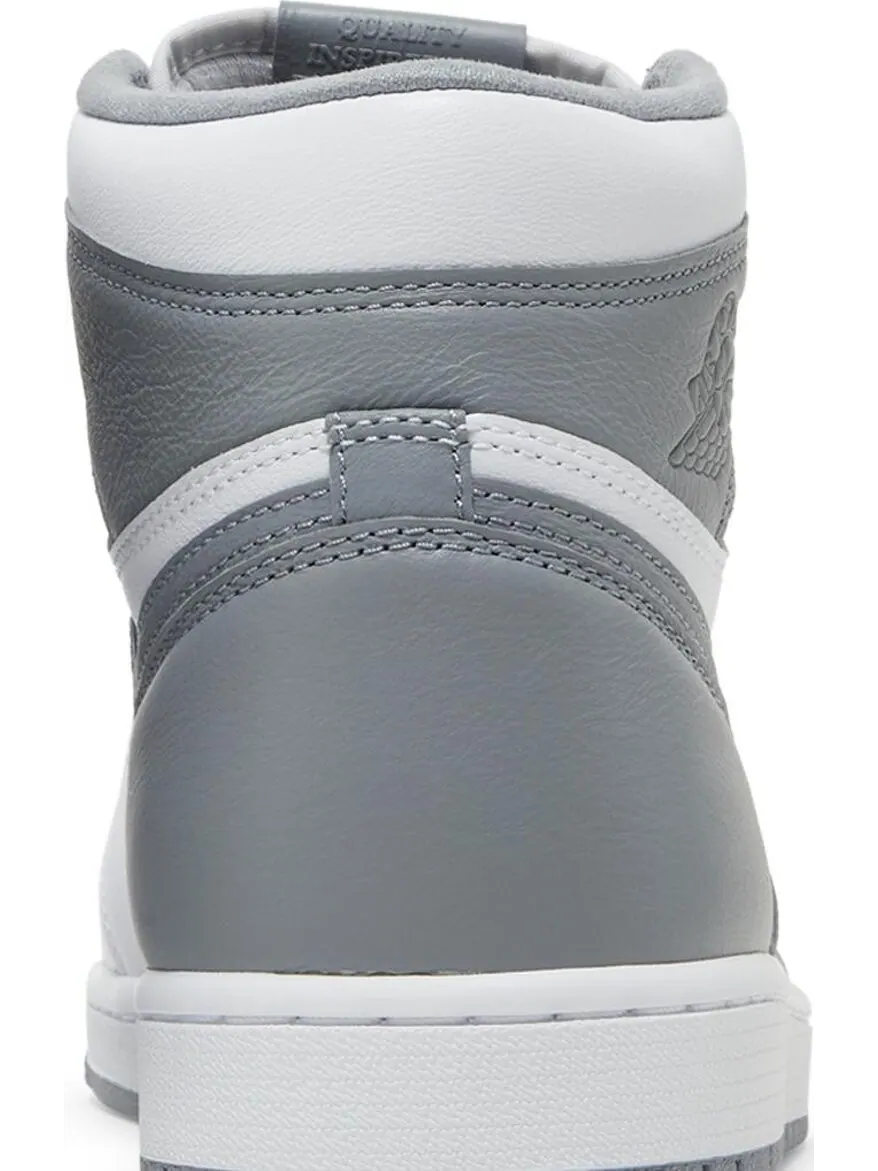 Кроссовки Air Jordan 1 Retro High OG Stealth — изображение 7 из 10, белый