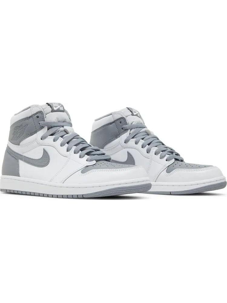 Кроссовки Air Jordan 1 Retro High OG Stealth — изображение 8 из 10, белый