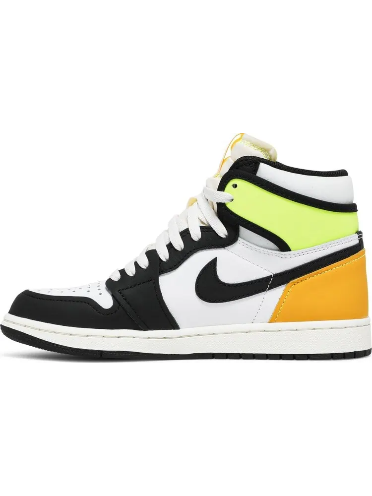 Кроссовки Air Jordan 1 Retro High OG Volt Gold — изображение 3 из 8, белый