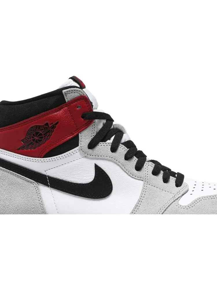 Кроссовки Air Jordan 1 Retro High OG Smoke Grey — изображение 2 из 8, серый
